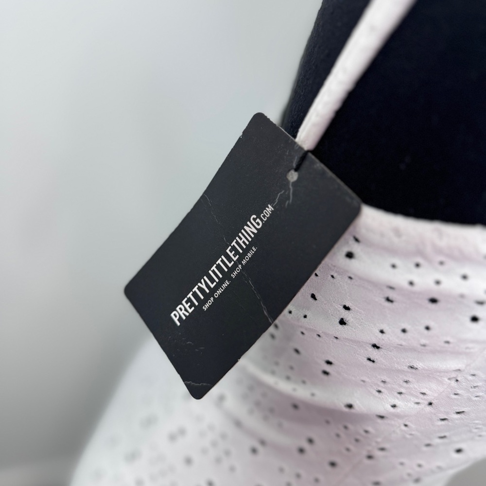 Pretty Little Things White Broderie Cowl Neck Frill Hem Bodycon Dress (sz 6) - Picture 11 of 12